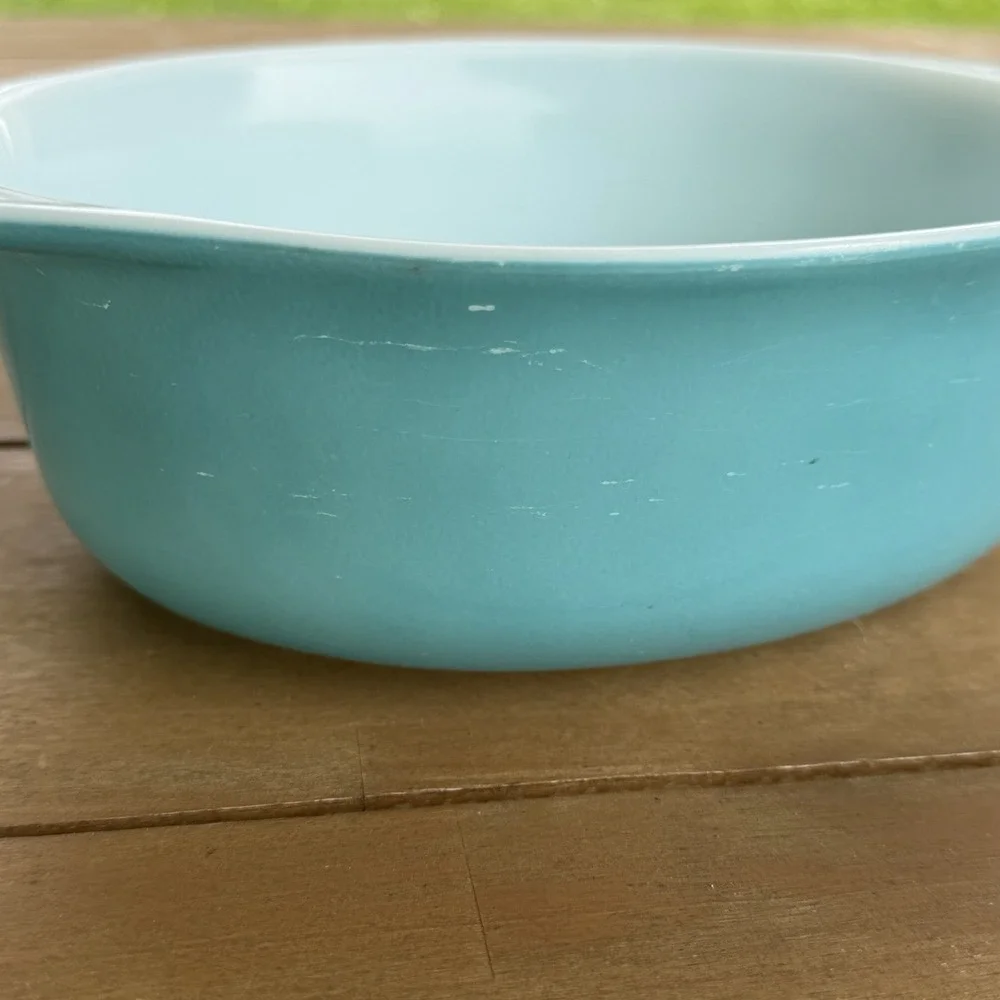 PYREX 043 Turquoise Blue Oval 1.5 Quart Casserole Ovenware Dish Vintage USA